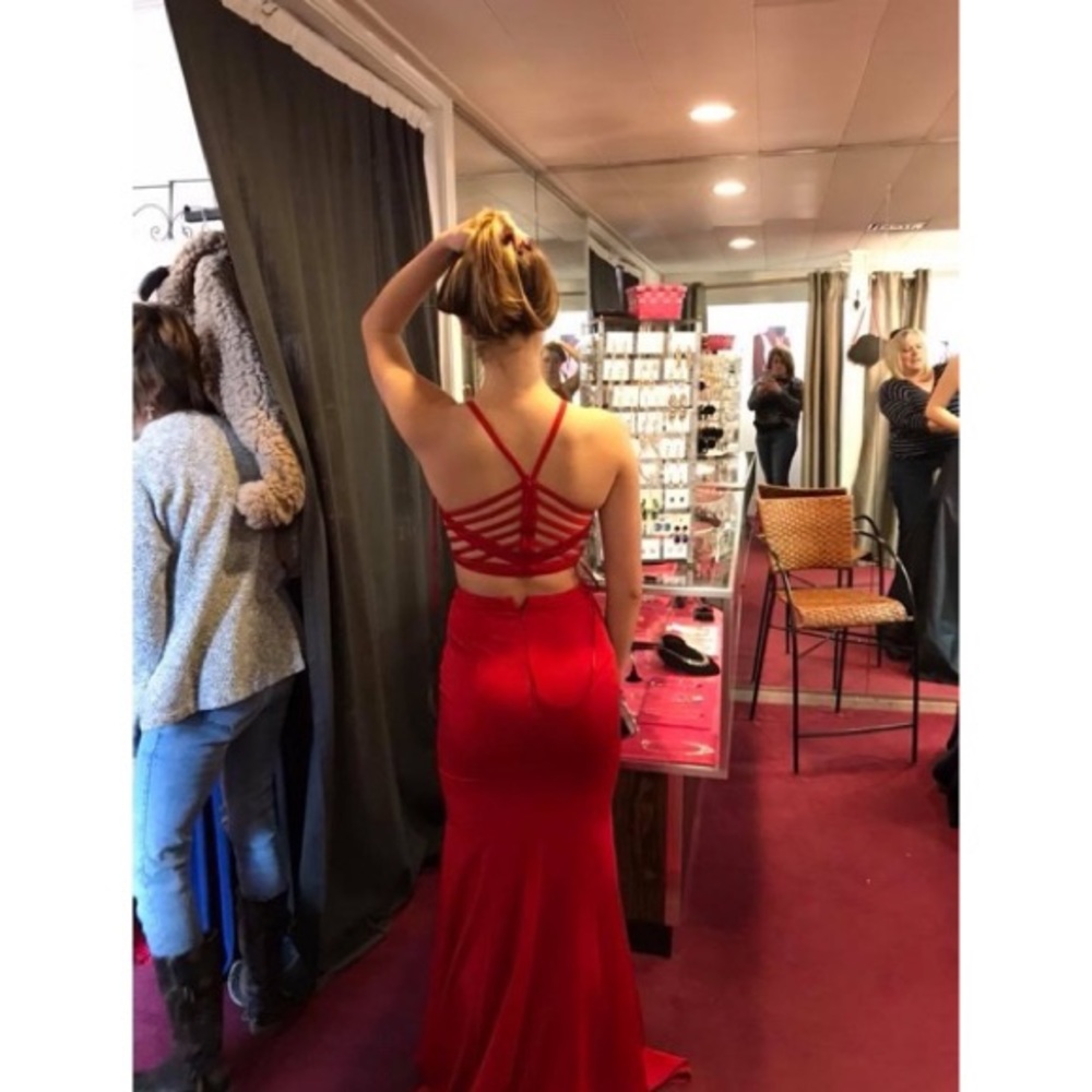Prom dress - Picture 2 of 3